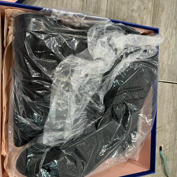 Stuart Weitzman
Women's Black Lilene Tall Boots NEVER WORN!!! - Picture 5 of 7